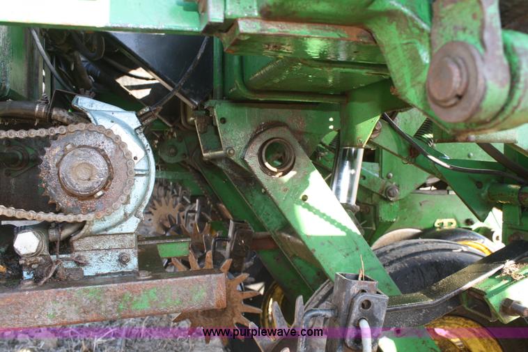 image for item A6730 John Deere 7200 12 row planter