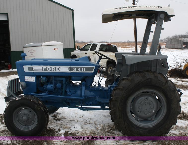 image for item A6993 1989 Ford 340 industrial tractor