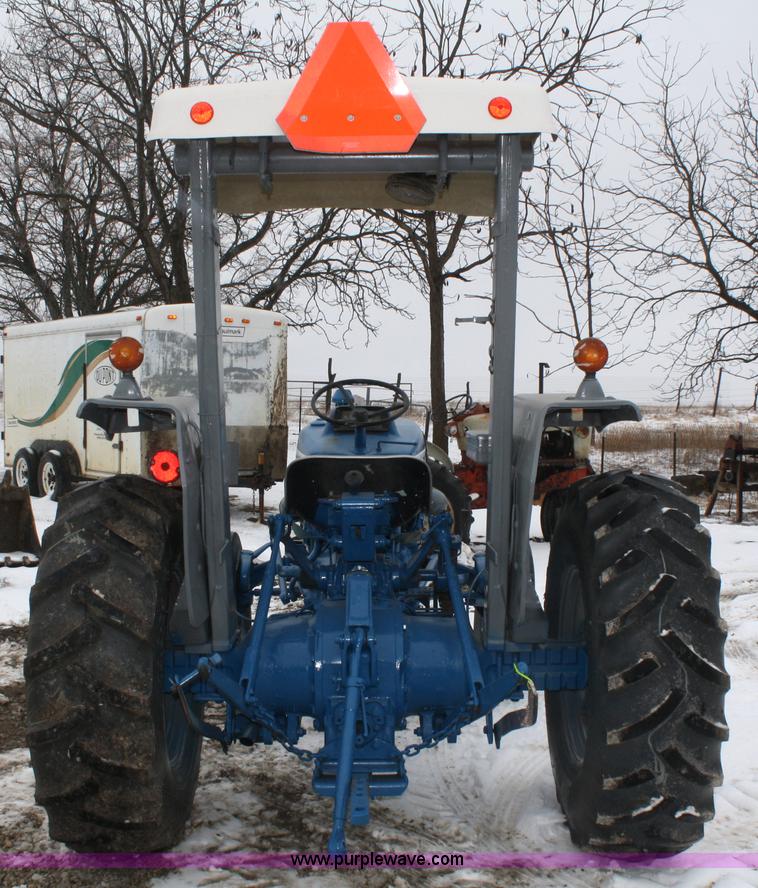 image for item A6993 1989 Ford 340 industrial tractor
