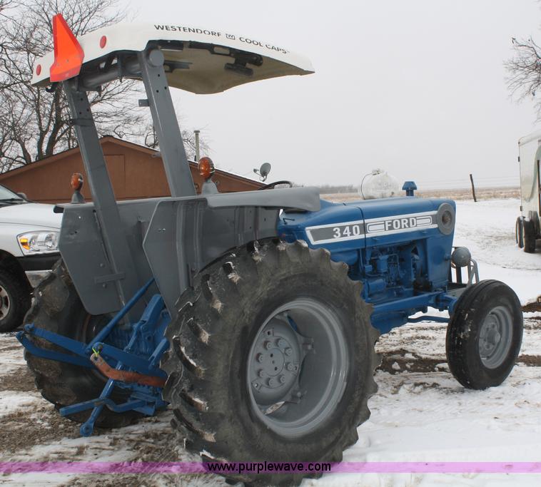 image for item A6993 1989 Ford 340 industrial tractor