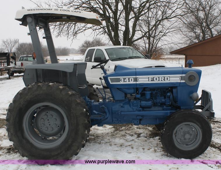 image for item A6993 1989 Ford 340 industrial tractor