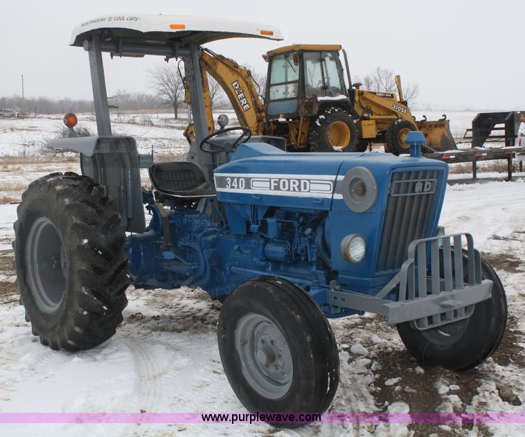 image for item A6993 1989 Ford 340 industrial tractor