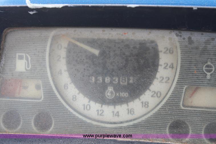 image for item A6993 1989 Ford 340 industrial tractor