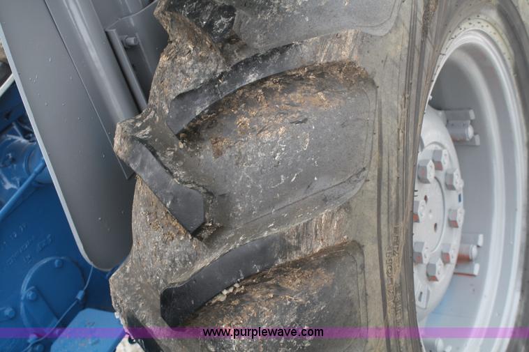 image for item A6993 1989 Ford 340 industrial tractor