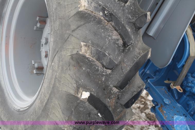 image for item A6993 1989 Ford 340 industrial tractor