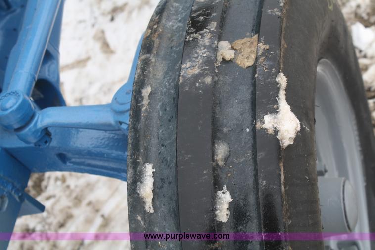 image for item A6993 1989 Ford 340 industrial tractor