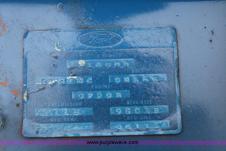 image for item A6993 1989 Ford 340 industrial tractor