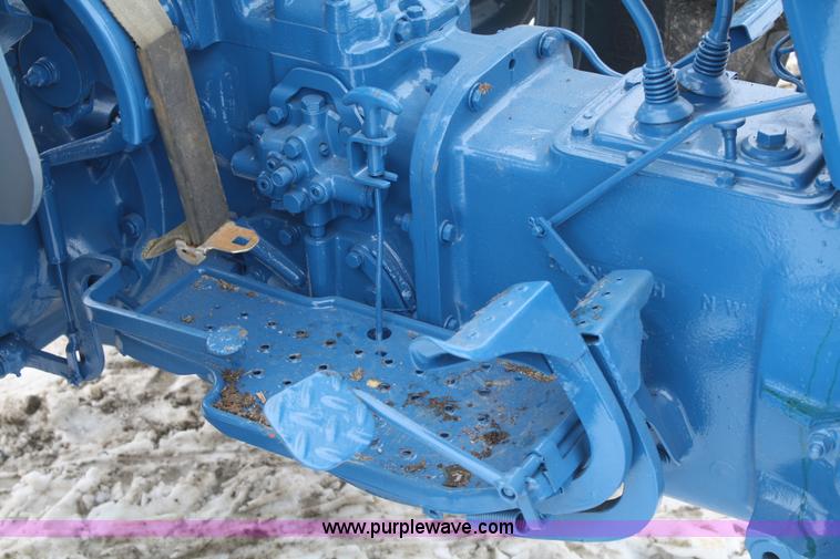 image for item A6993 1989 Ford 340 industrial tractor