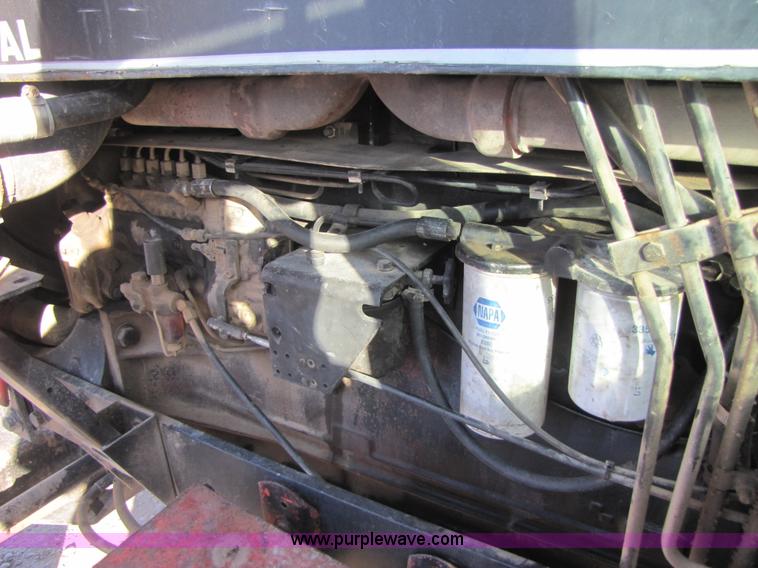 image for item B2128 1984 Case IH 2394 tractor