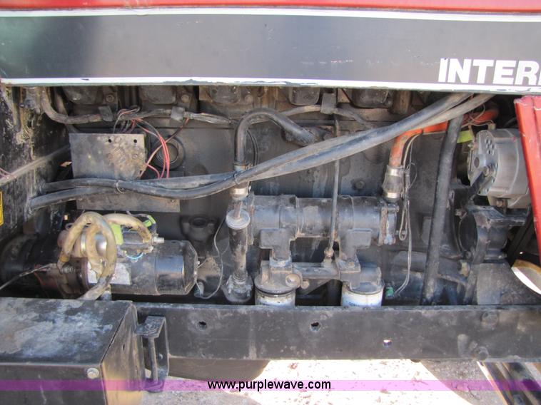 image for item B2128 1984 Case IH 2394 tractor