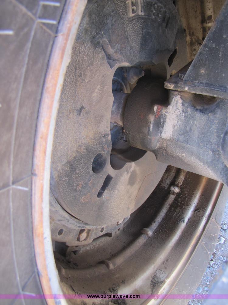 image for item B2128 1984 Case IH 2394 tractor