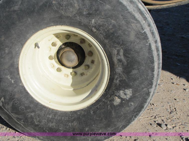 image for item B2128 1984 Case IH 2394 tractor