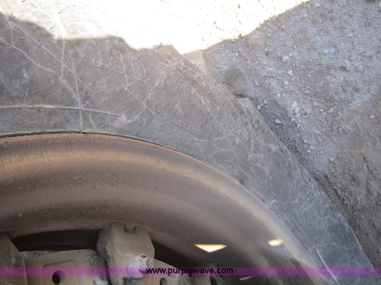 image for item B2128 1984 Case IH 2394 tractor