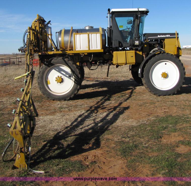 image for item B2197 1998 Ag-Chem RoGator 854 sprayer