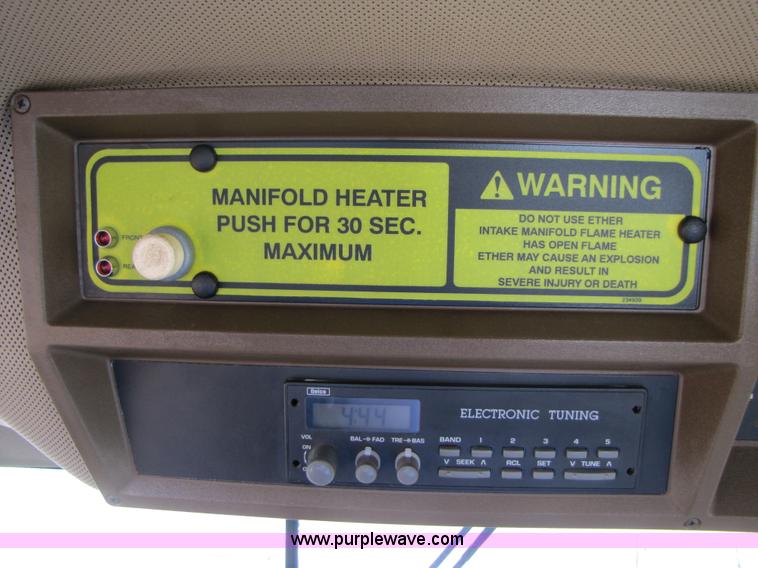 image for item B2197 1998 Ag-Chem RoGator 854 sprayer