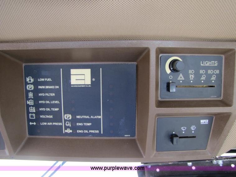 image for item B2197 1998 Ag-Chem RoGator 854 sprayer