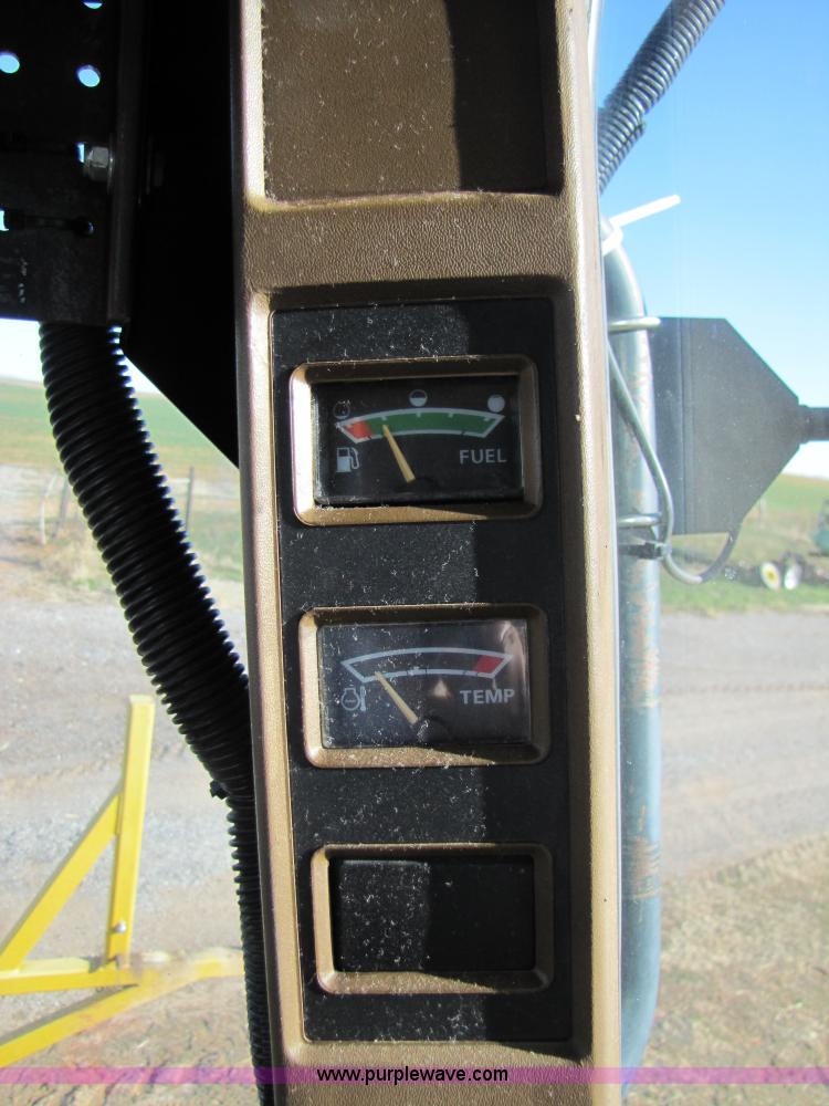 image for item B2197 1998 Ag-Chem RoGator 854 sprayer