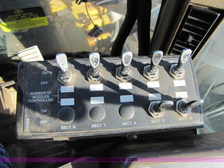 image for item B2197 1998 Ag-Chem RoGator 854 sprayer