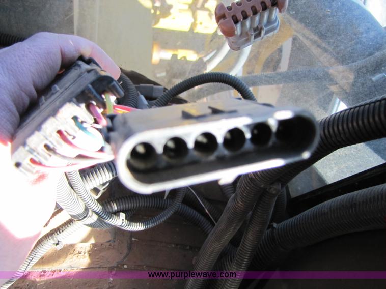 image for item B2197 1998 Ag-Chem RoGator 854 sprayer