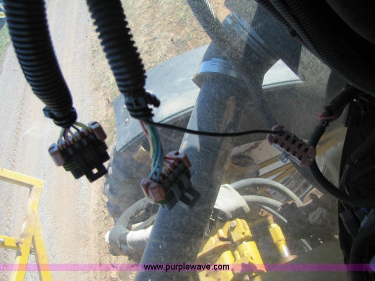 image for item B2197 1998 Ag-Chem RoGator 854 sprayer