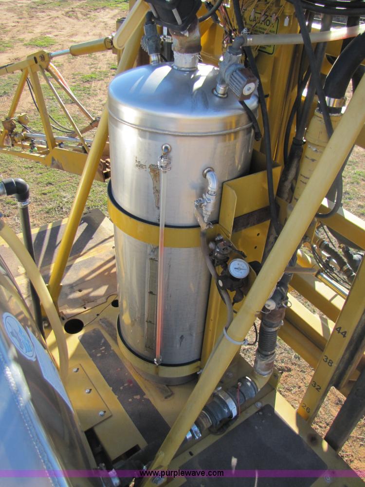 image for item B2197 1998 Ag-Chem RoGator 854 sprayer