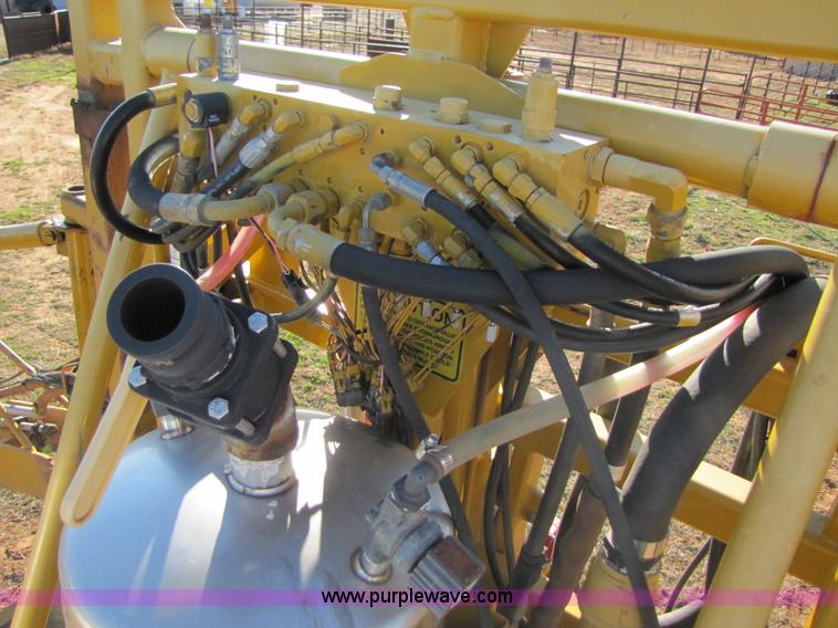 image for item B2197 1998 Ag-Chem RoGator 854 sprayer