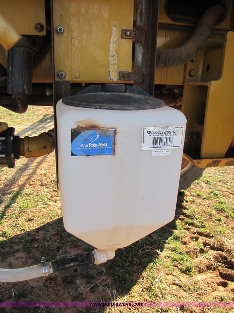 image for item B2197 1998 Ag-Chem RoGator 854 sprayer