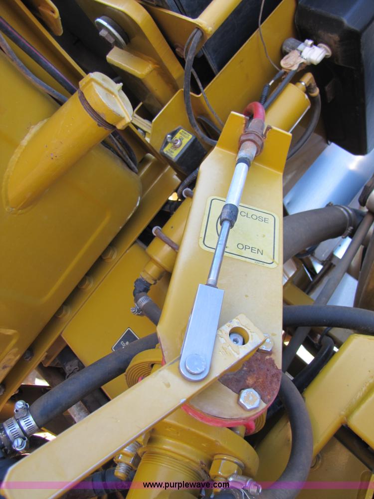 image for item B2197 1998 Ag-Chem RoGator 854 sprayer