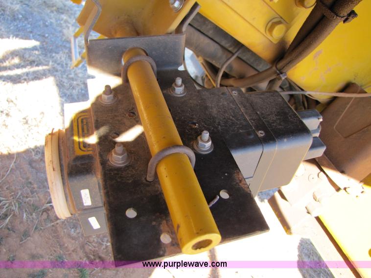 image for item B2197 1998 Ag-Chem RoGator 854 sprayer