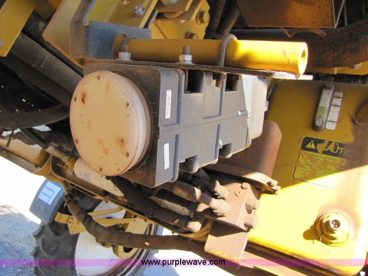 image for item B2197 1998 Ag-Chem RoGator 854 sprayer