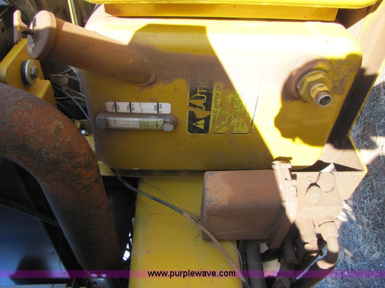 image for item B2197 1998 Ag-Chem RoGator 854 sprayer