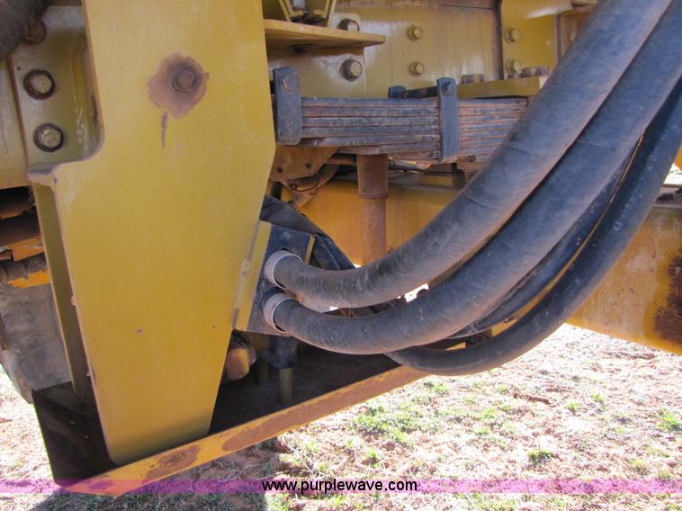 image for item B2197 1998 Ag-Chem RoGator 854 sprayer