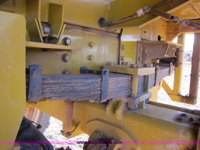 image for item B2197 1998 Ag-Chem RoGator 854 sprayer