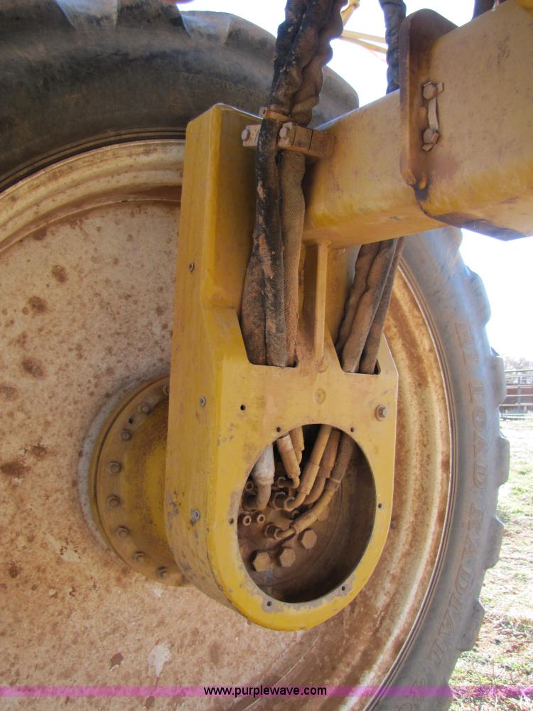 image for item B2197 1998 Ag-Chem RoGator 854 sprayer