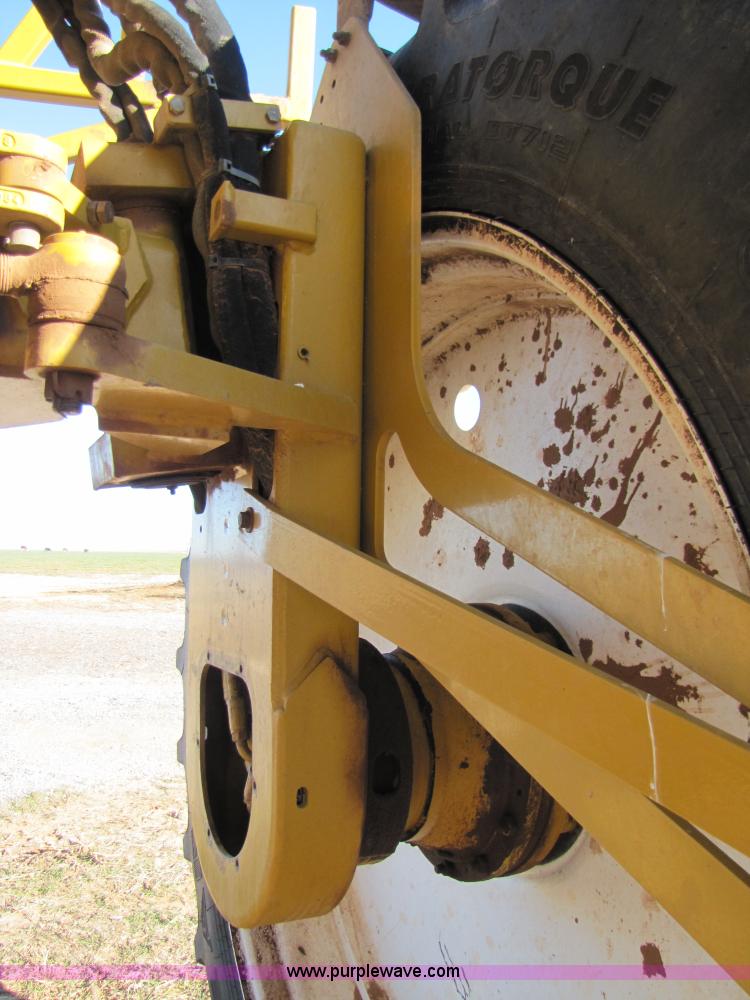 image for item B2197 1998 Ag-Chem RoGator 854 sprayer