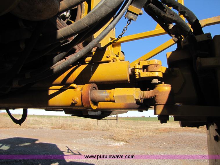 image for item B2197 1998 Ag-Chem RoGator 854 sprayer