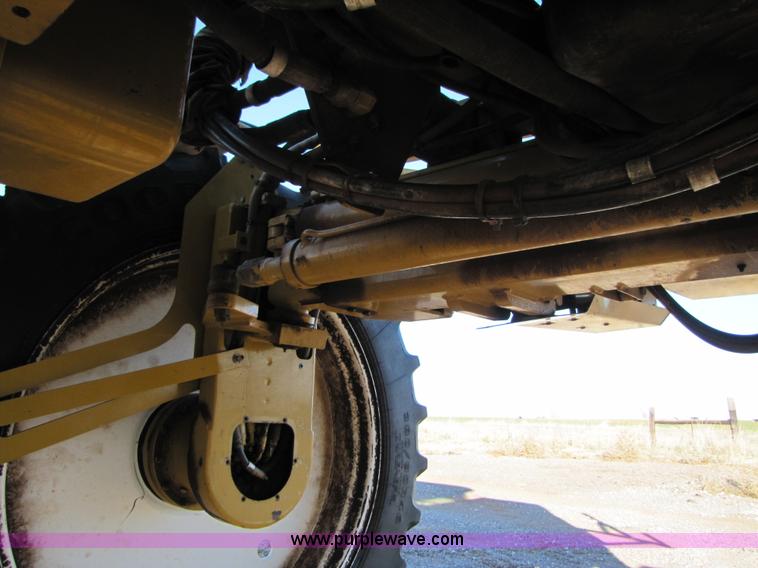 image for item B2197 1998 Ag-Chem RoGator 854 sprayer