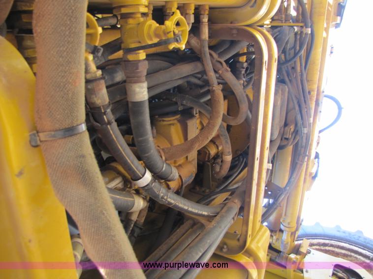 image for item B2197 1998 Ag-Chem RoGator 854 sprayer
