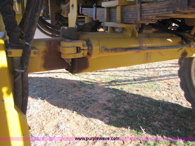 image for item B2197 1998 Ag-Chem RoGator 854 sprayer