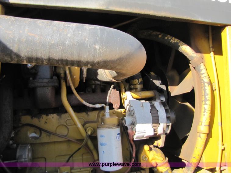 image for item B2197 1998 Ag-Chem RoGator 854 sprayer