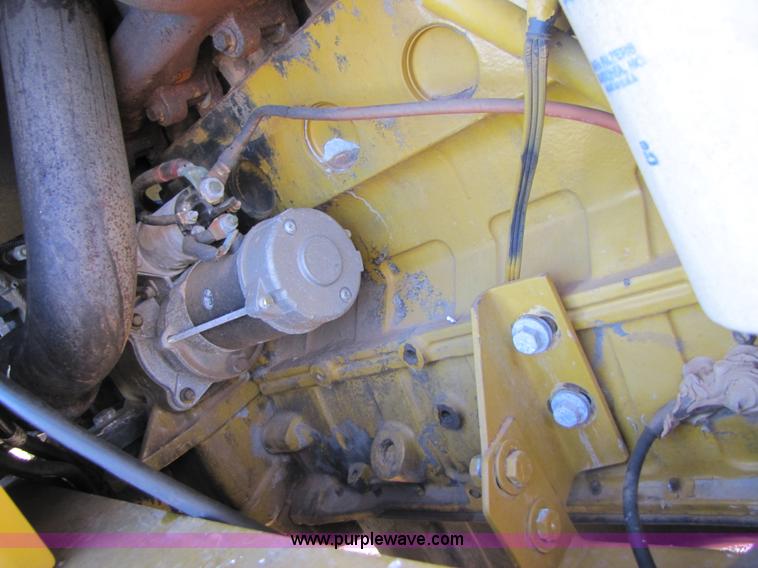 image for item B2197 1998 Ag-Chem RoGator 854 sprayer