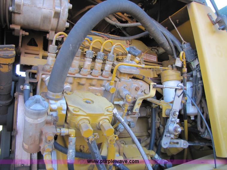 image for item B2197 1998 Ag-Chem RoGator 854 sprayer