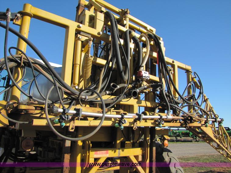 image for item B2197 1998 Ag-Chem RoGator 854 sprayer