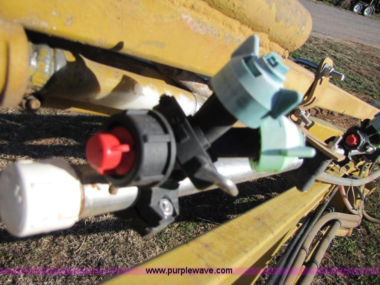 image for item B2197 1998 Ag-Chem RoGator 854 sprayer