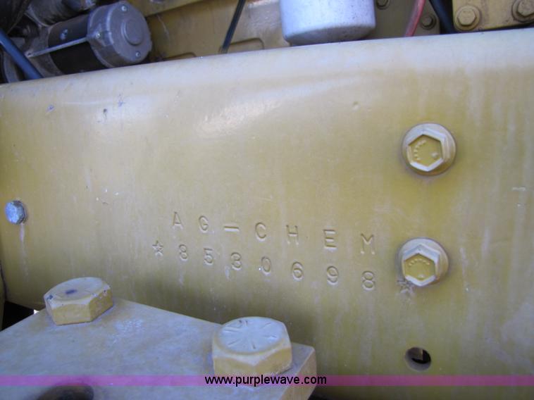 image for item B2197 1998 Ag-Chem RoGator 854 sprayer