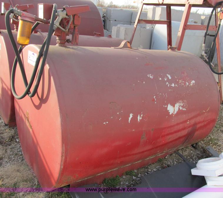 image for item B2600 500 gallon fuel tank