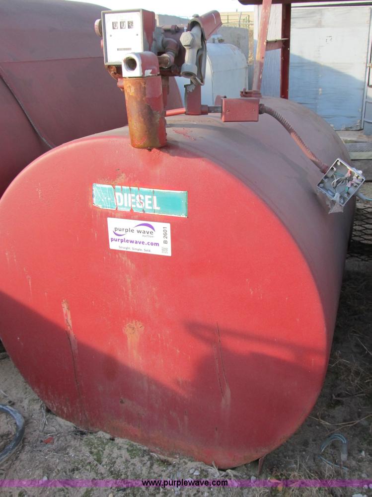 image for item B2601 500 gallon fuel tank