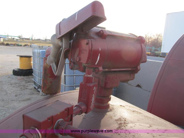 image for item B2601 500 gallon fuel tank