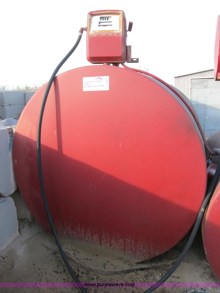 image for item B2602 1,000 gallon fuel tank
