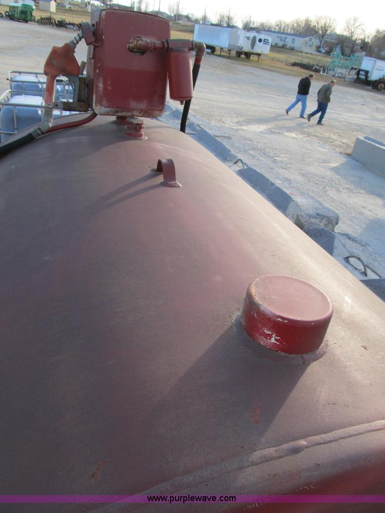 image for item B2602 1,000 gallon fuel tank